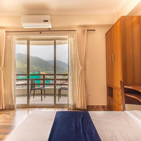 Hotel White Pearl Pokhara Exteriör bild