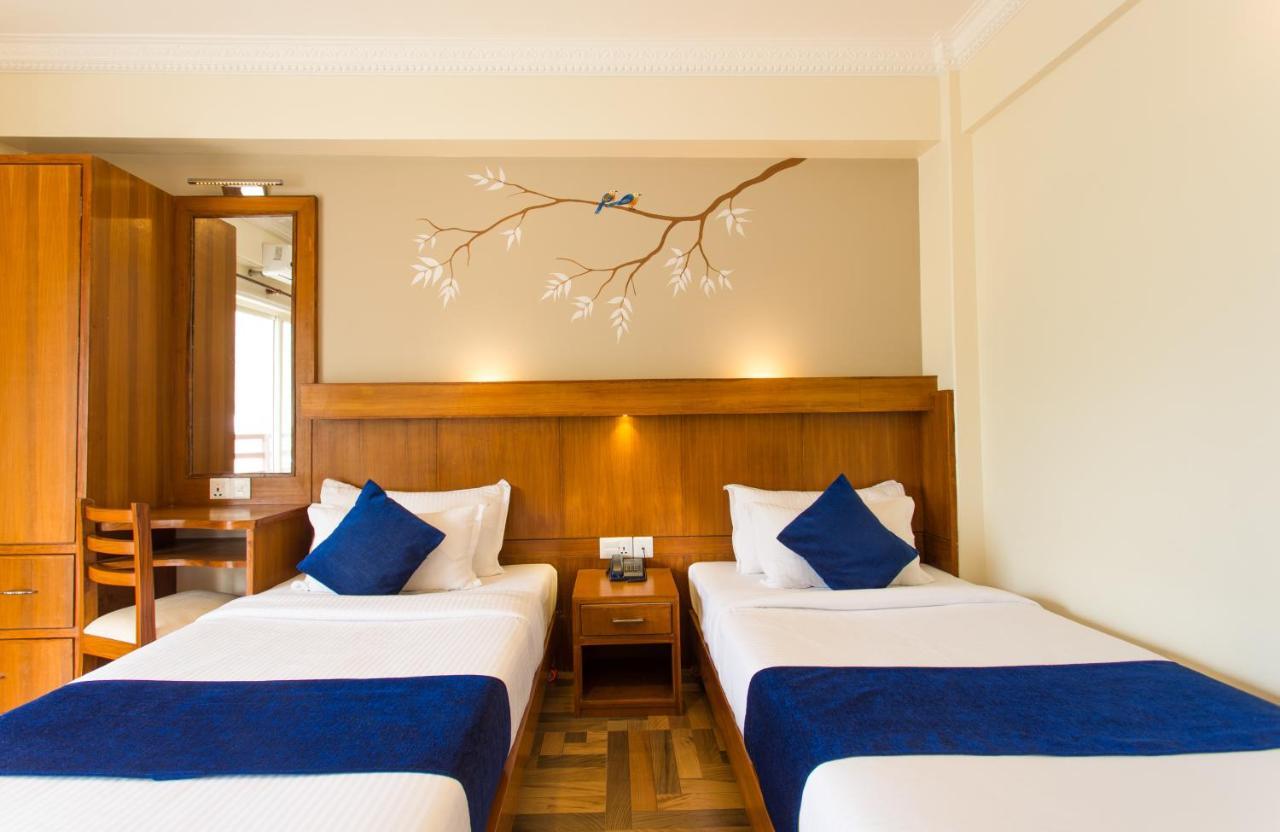 Hotel White Pearl Pokhara Exteriör bild