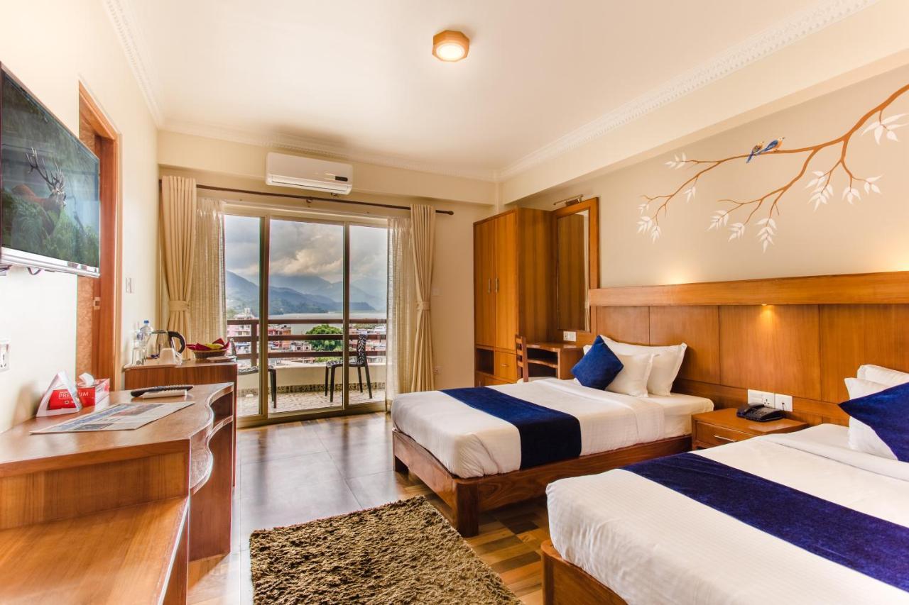 Hotel White Pearl Pokhara Exteriör bild