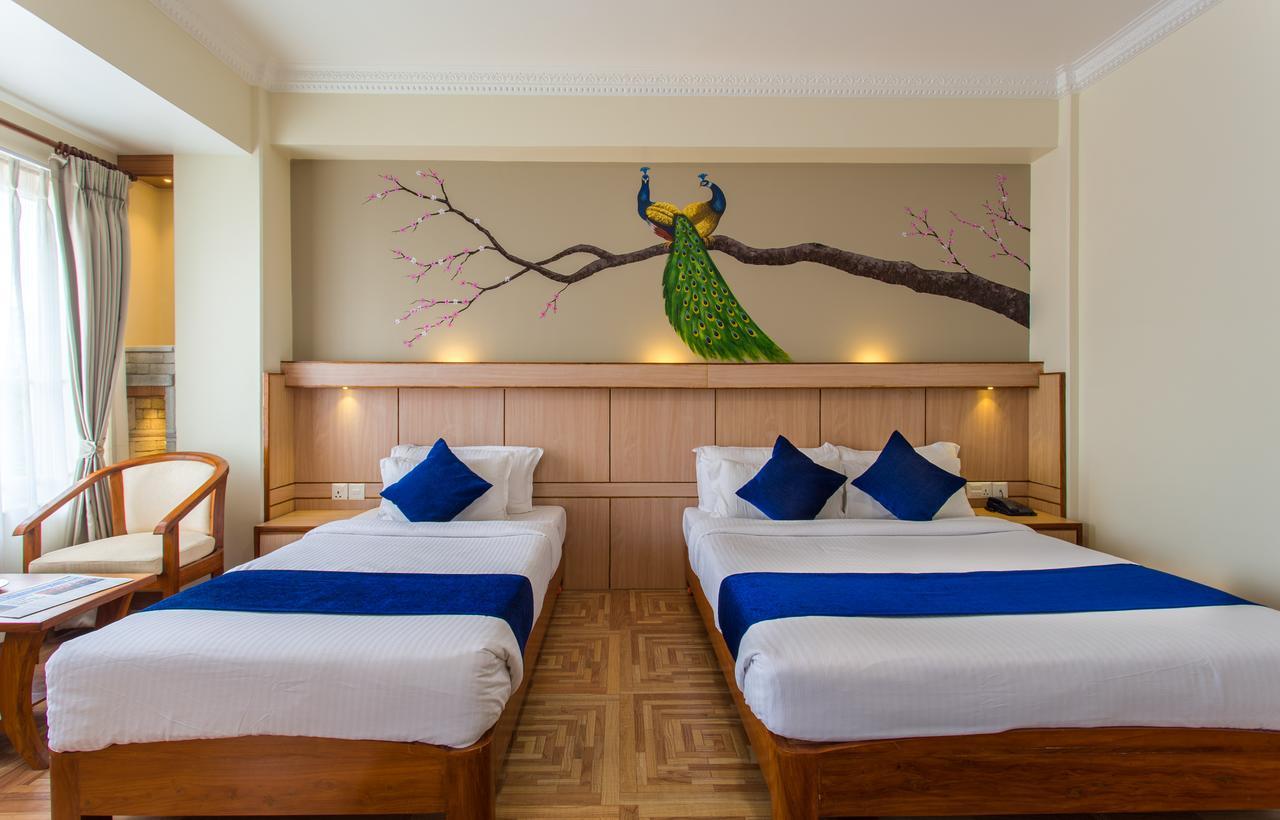 Hotel White Pearl Pokhara Exteriör bild