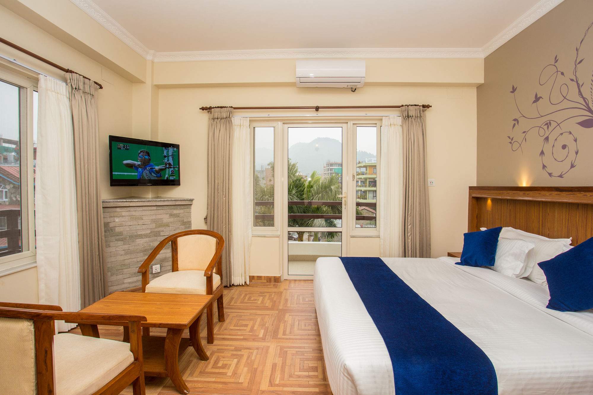 Hotel White Pearl Pokhara Exteriör bild