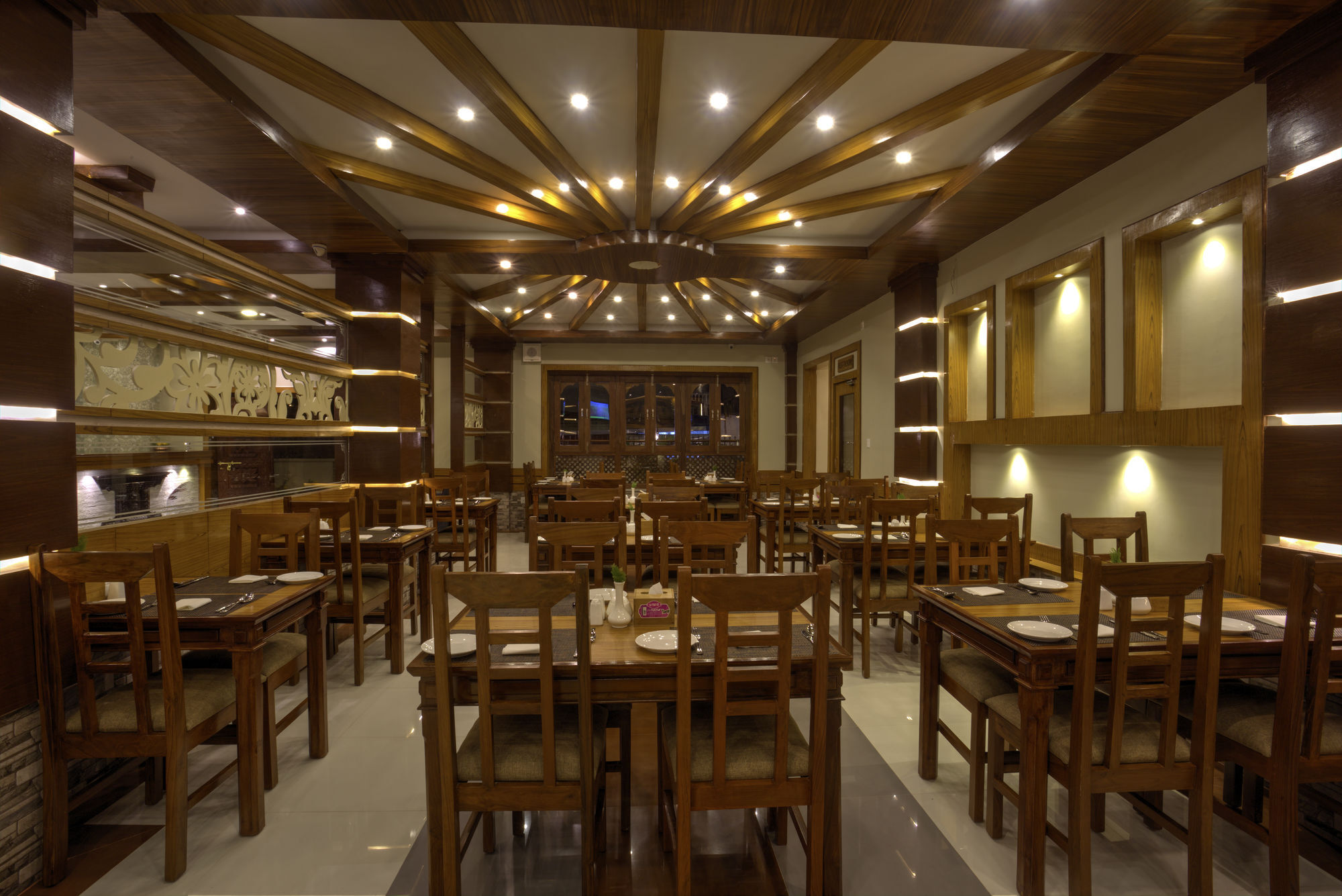 Hotel White Pearl Pokhara Exteriör bild