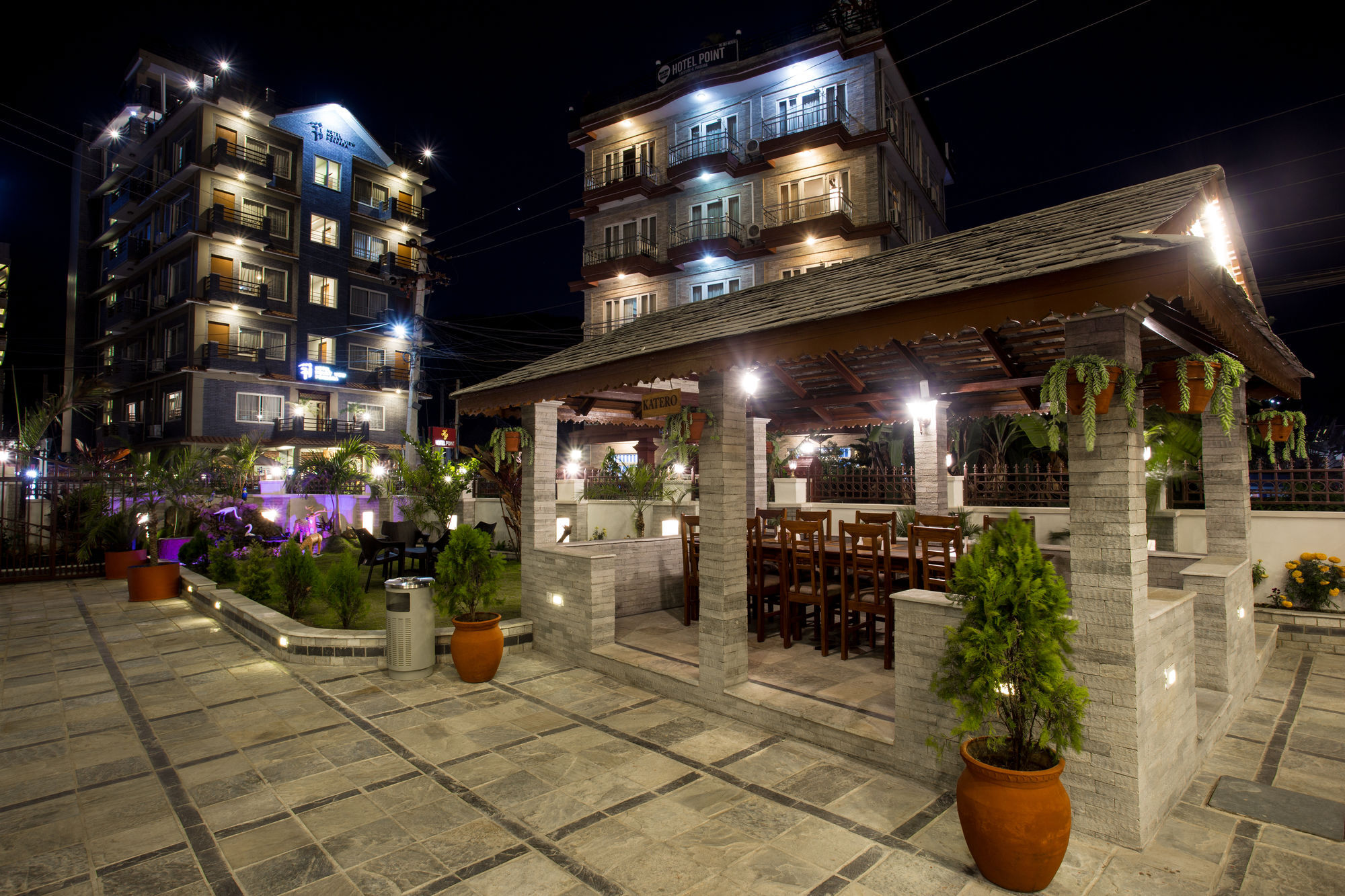 Hotel White Pearl Pokhara Exteriör bild